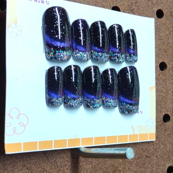 Press on nails - Picture 2 of 2